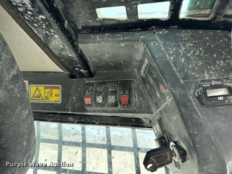 image for item ED4258 2012 Caterpillar 226B3 skid steer loader