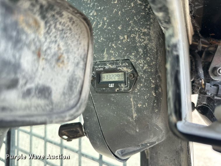 image for item ED4258 2012 Caterpillar 226B3 skid steer loader