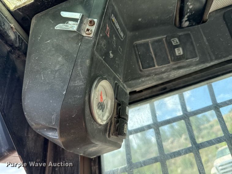 image for item ED4258 2012 Caterpillar 226B3 skid steer loader