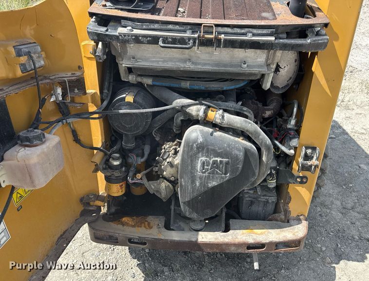 image for item ED4258 2012 Caterpillar 226B3 skid steer loader