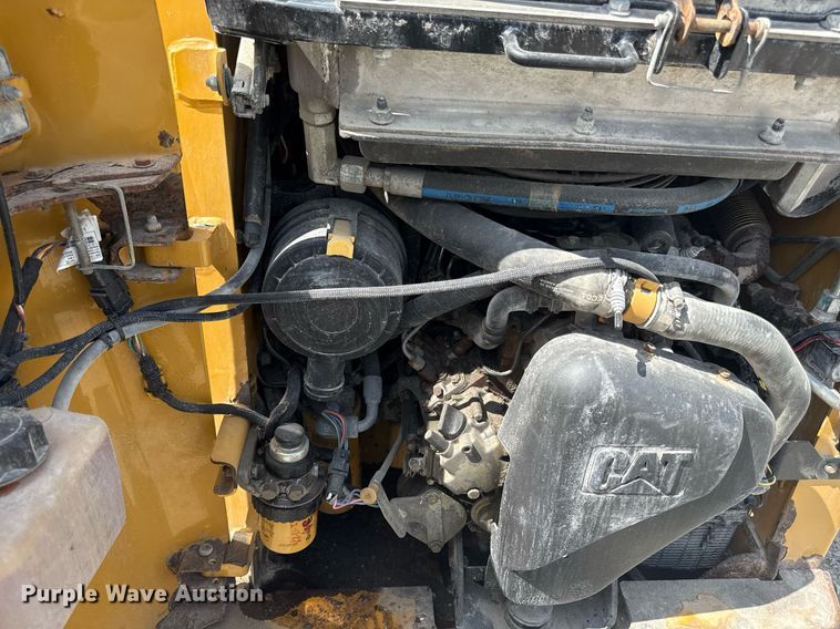 image for item ED4258 2012 Caterpillar 226B3 skid steer loader