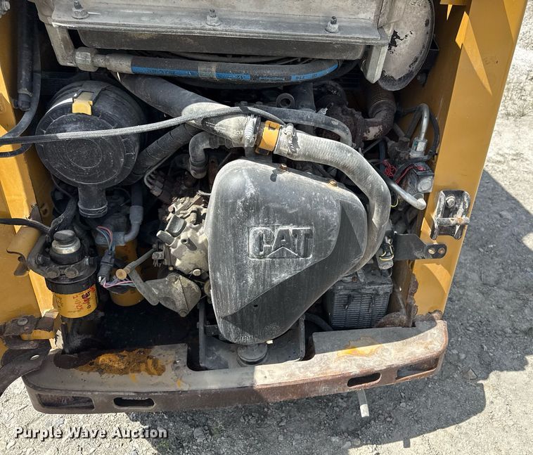 image for item ED4258 2012 Caterpillar 226B3 skid steer loader
