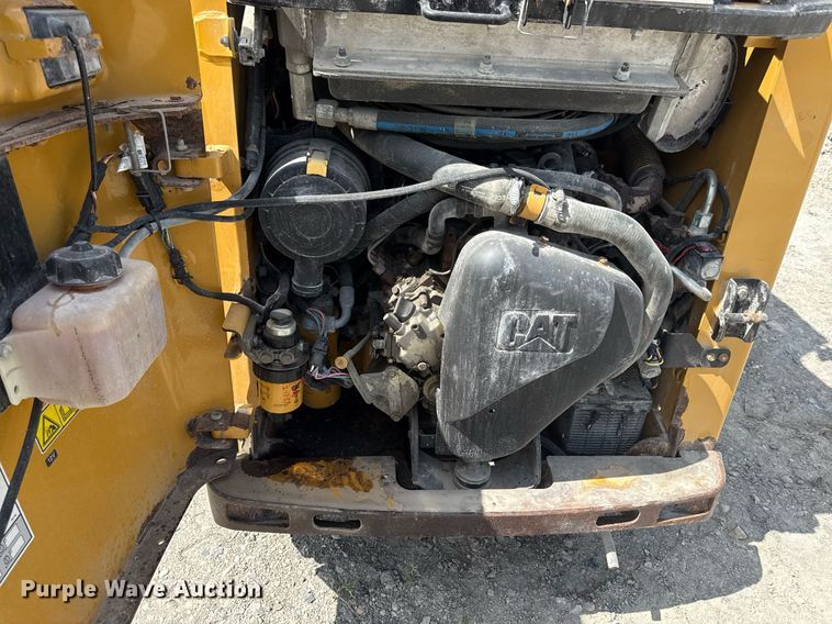image for item ED4258 2012 Caterpillar 226B3 skid steer loader
