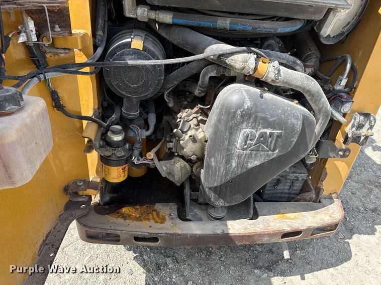 image for item ED4258 2012 Caterpillar 226B3 skid steer loader