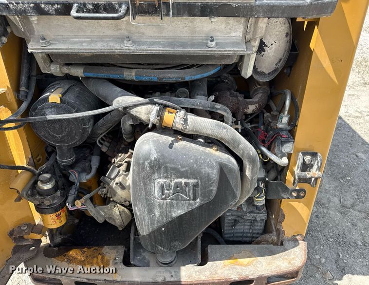 image for item ED4258 2012 Caterpillar 226B3 skid steer loader