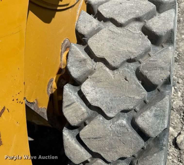 image for item ED4258 2012 Caterpillar 226B3 skid steer loader