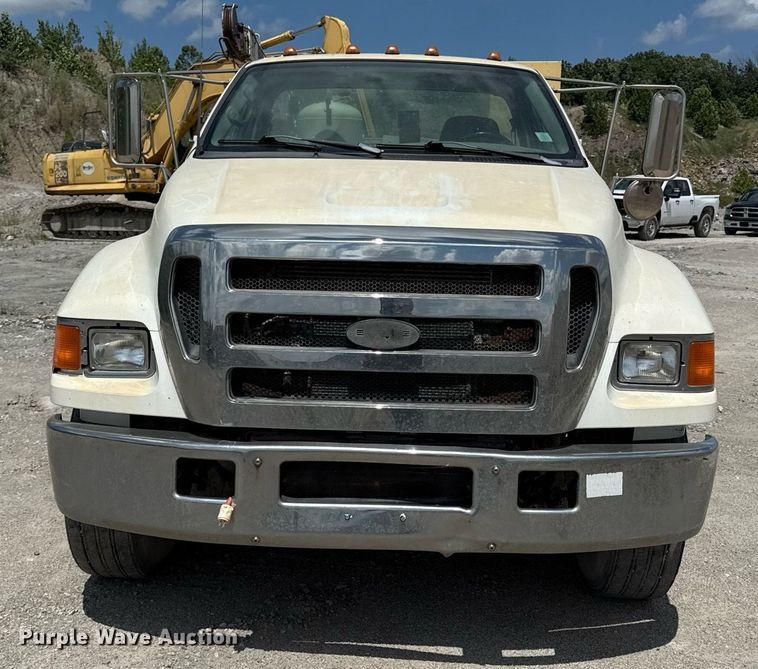 image for item ED4259 2005 Ford F650 utility / service truck
