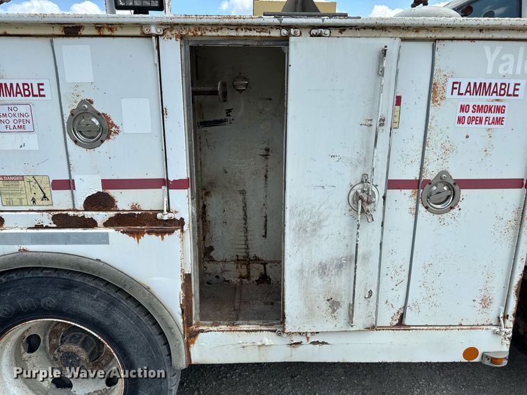 image for item ED4259 2005 Ford F650 utility / service truck