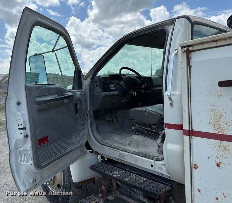 image for item ED4259 2005 Ford F650 utility / service truck