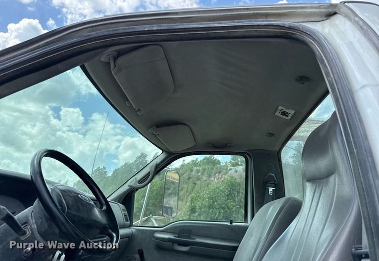 image for item ED4259 2005 Ford F650 utility / service truck