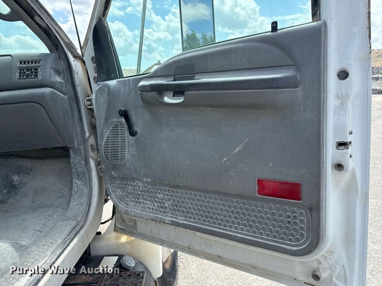 image for item ED4259 2005 Ford F650 utility / service truck