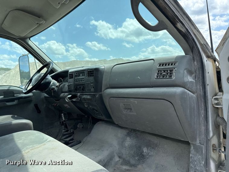 image for item ED4259 2005 Ford F650 utility / service truck