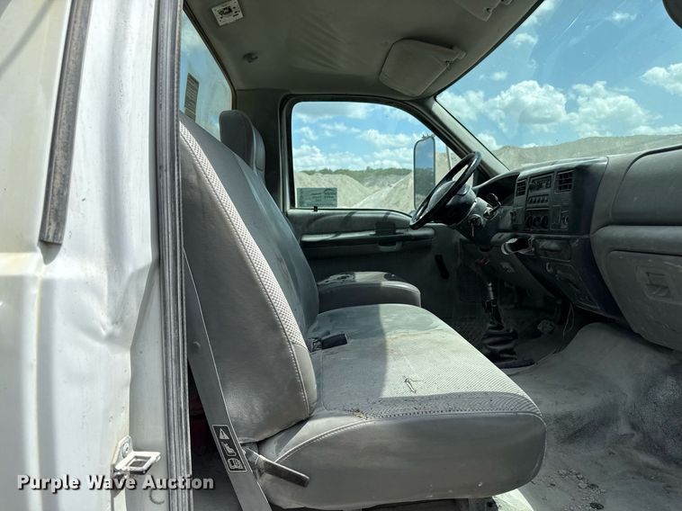 image for item ED4259 2005 Ford F650 utility / service truck