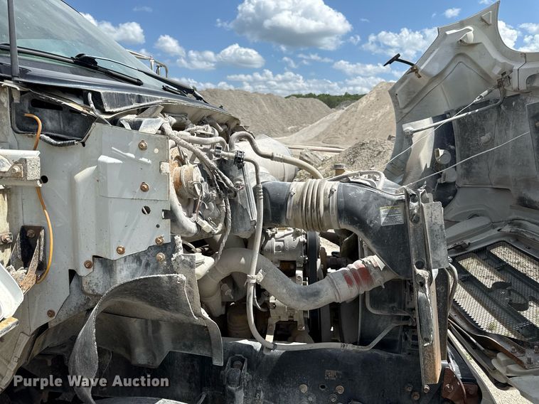 image for item ED4259 2005 Ford F650 utility / service truck