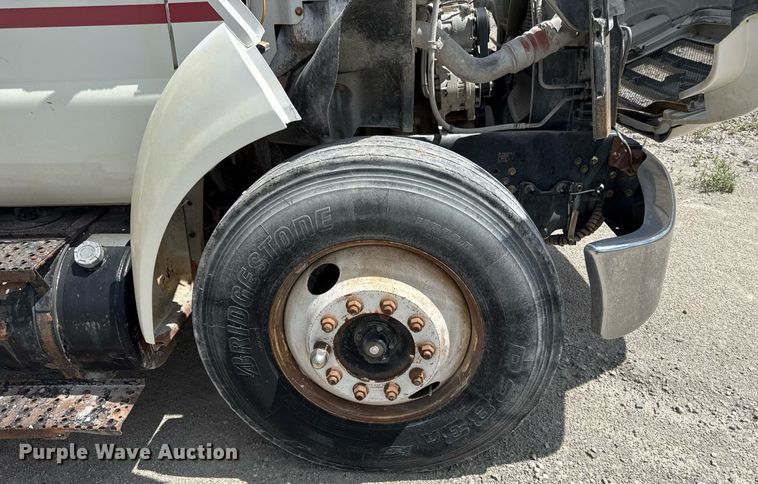 image for item ED4259 2005 Ford F650 utility / service truck