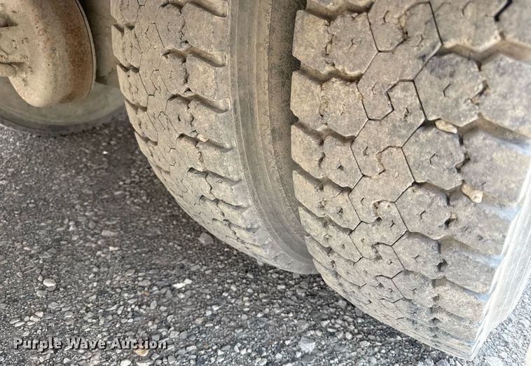 image for item ED4259 2005 Ford F650 utility / service truck