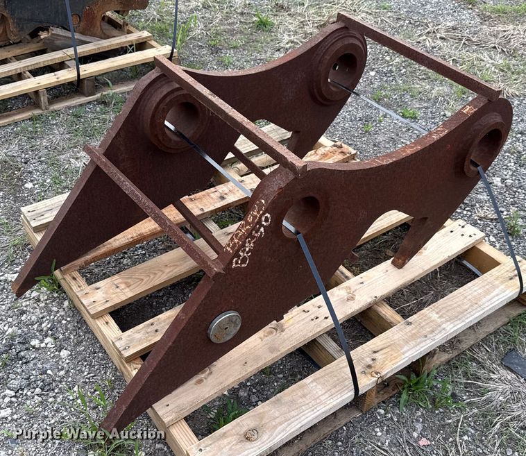 image for item ED5646 Excavator mounting bracket