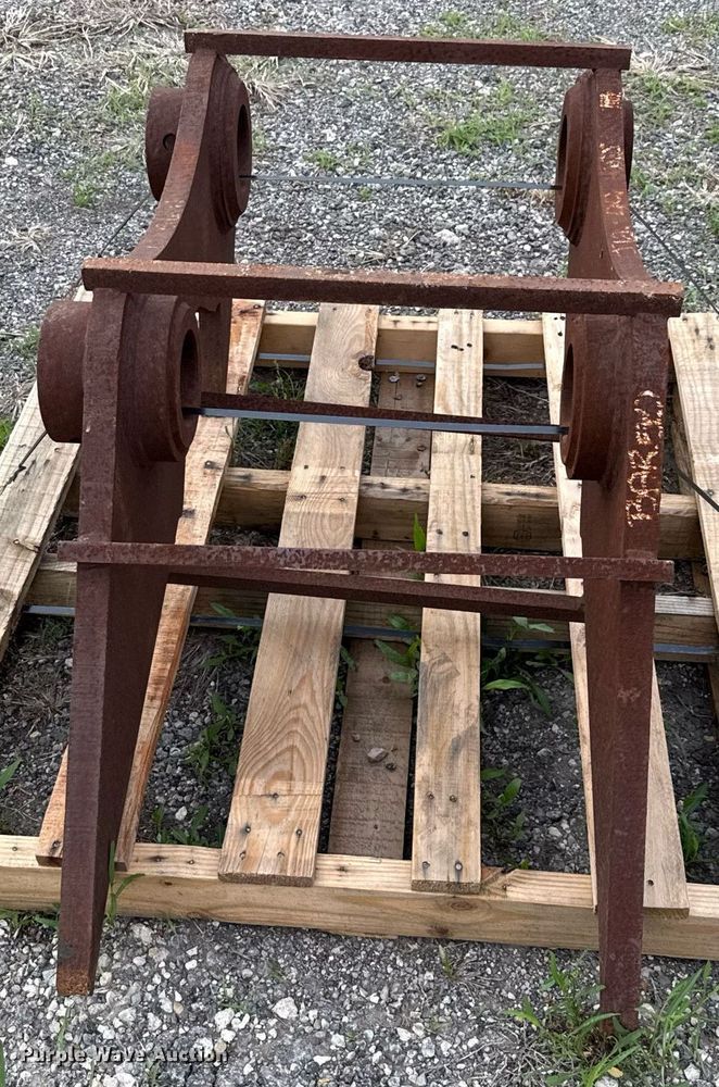 image for item ED5646 Excavator mounting bracket