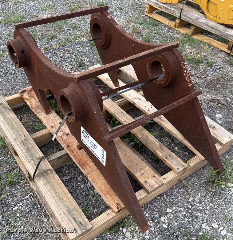 image for item ED5646 Excavator mounting bracket