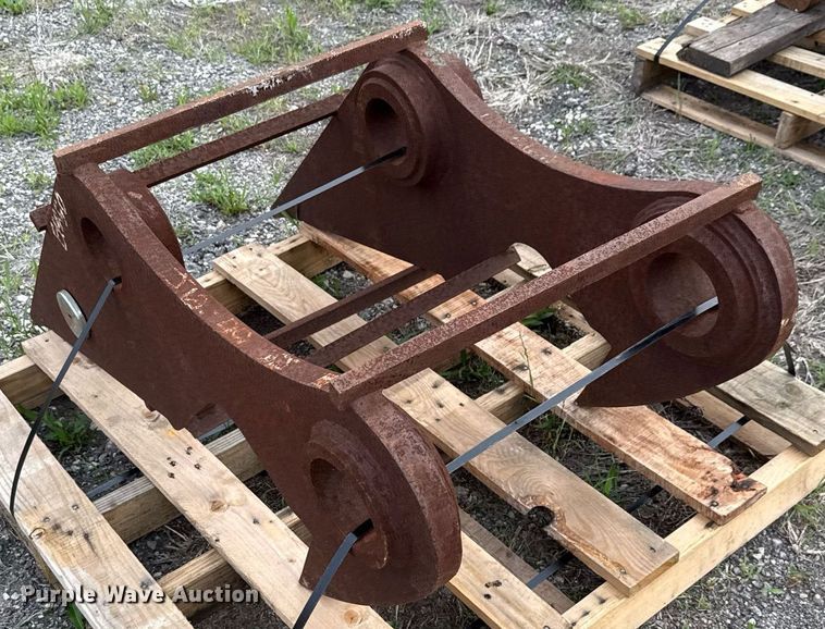 image for item ED5646 Excavator mounting bracket