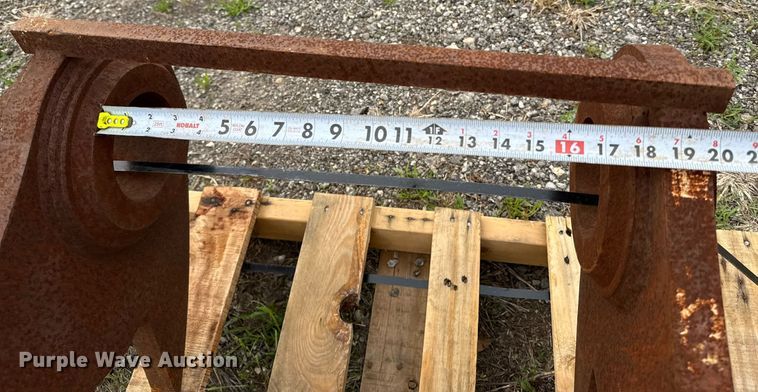 image for item ED5646 Excavator mounting bracket