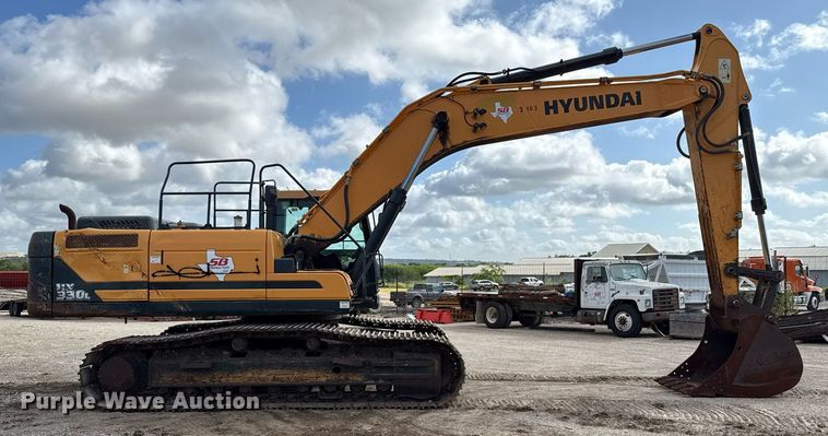image for item ED5756 2017 Hyundai HX330L excavator