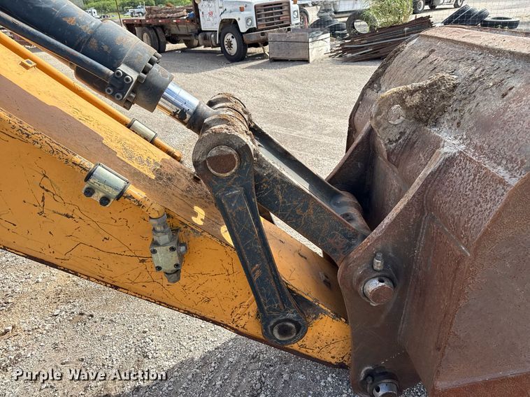 image for item ED5756 2017 Hyundai HX330L excavator