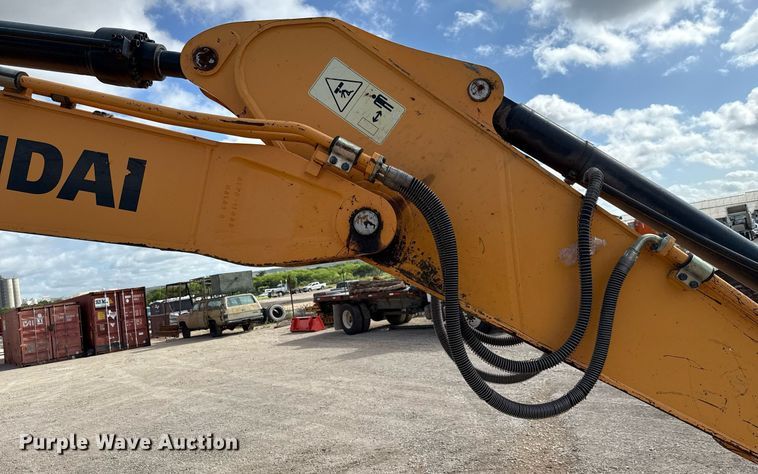 image for item ED5756 2017 Hyundai HX330L excavator