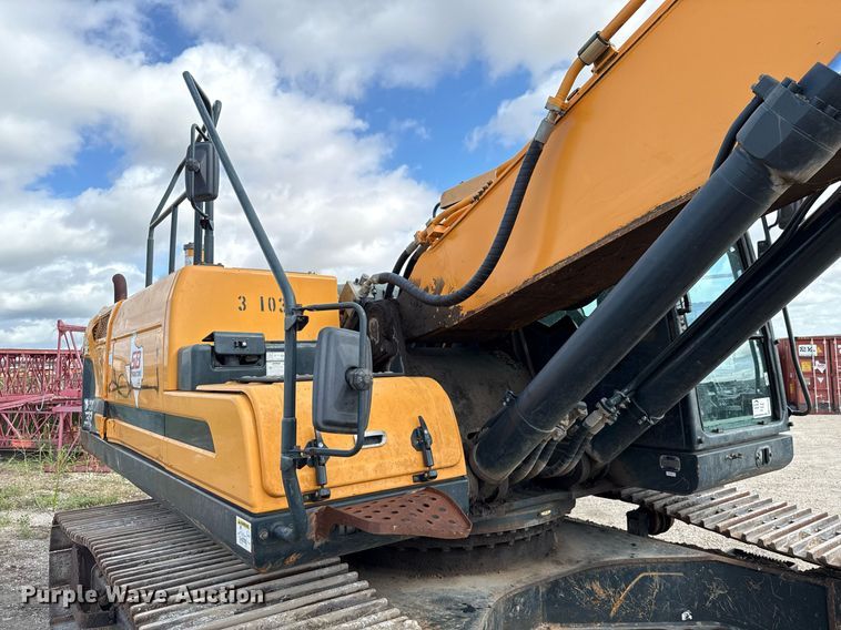 image for item ED5756 2017 Hyundai HX330L excavator
