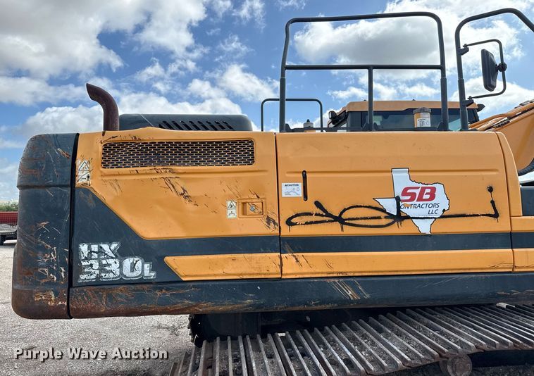 image for item ED5756 2017 Hyundai HX330L excavator