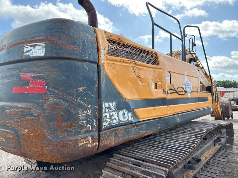 image for item ED5756 2017 Hyundai HX330L excavator