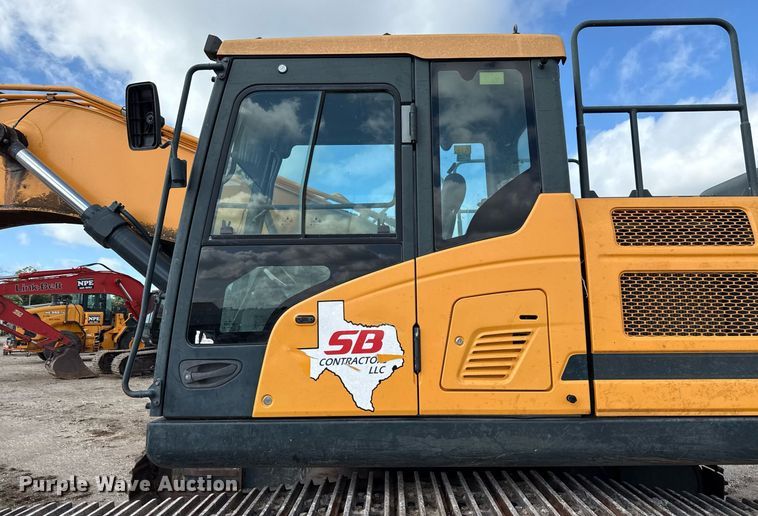 image for item ED5756 2017 Hyundai HX330L excavator