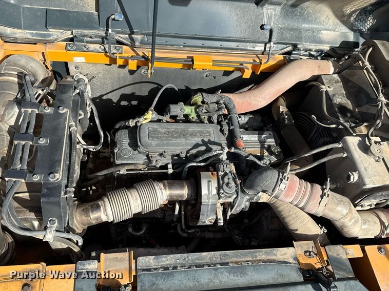 image for item ED5756 2017 Hyundai HX330L excavator