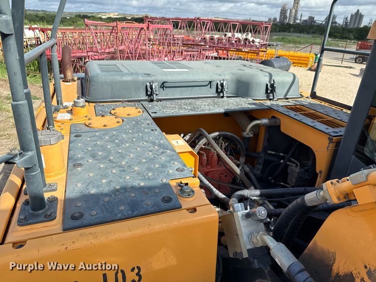 image for item ED5756 2017 Hyundai HX330L excavator