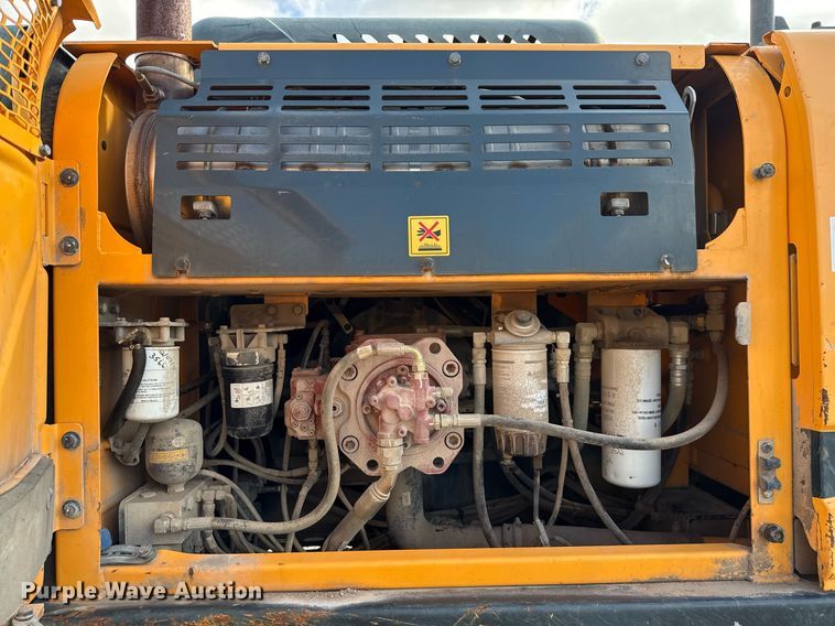 image for item ED5756 2017 Hyundai HX330L excavator