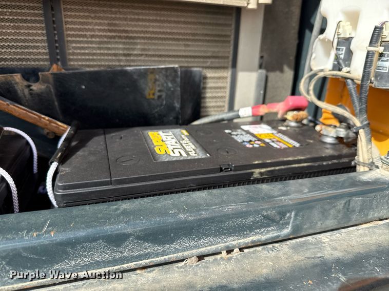 image for item ED5756 2017 Hyundai HX330L excavator