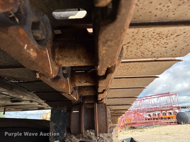 image for item ED5756 2017 Hyundai HX330L excavator