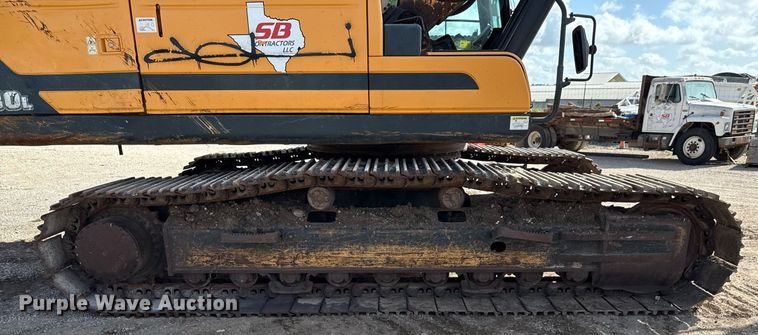 image for item ED5756 2017 Hyundai HX330L excavator