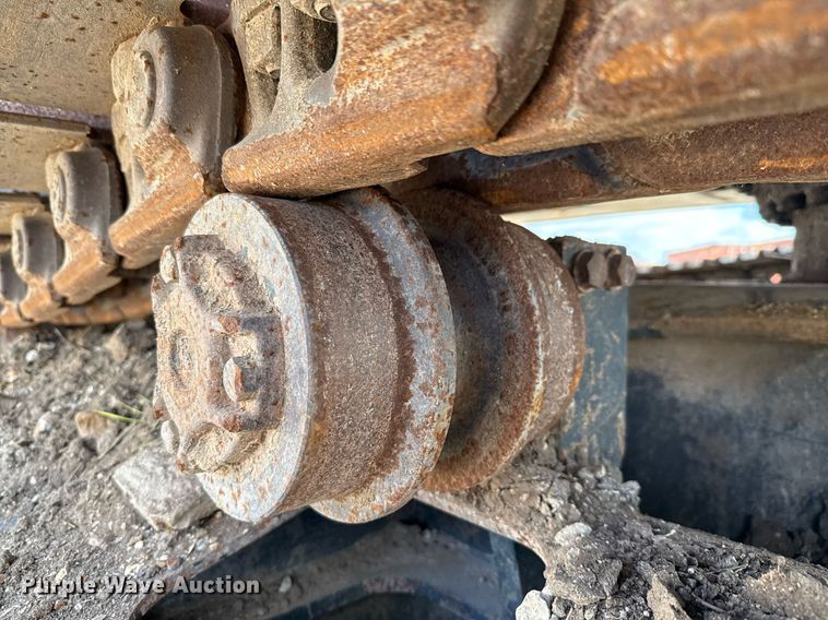 image for item ED5756 2017 Hyundai HX330L excavator