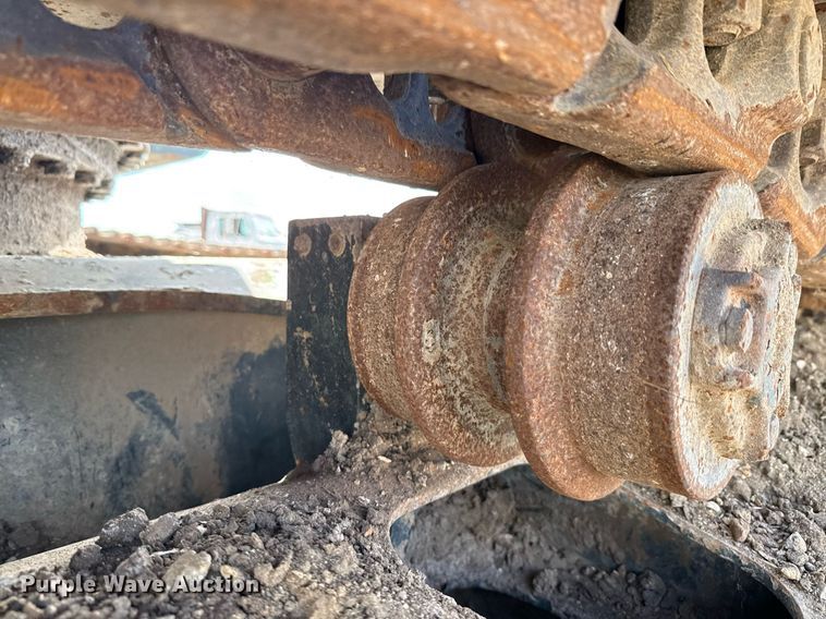 image for item ED5756 2017 Hyundai HX330L excavator