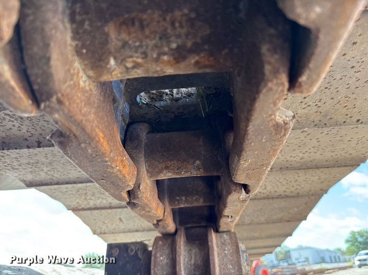 image for item ED5756 2017 Hyundai HX330L excavator