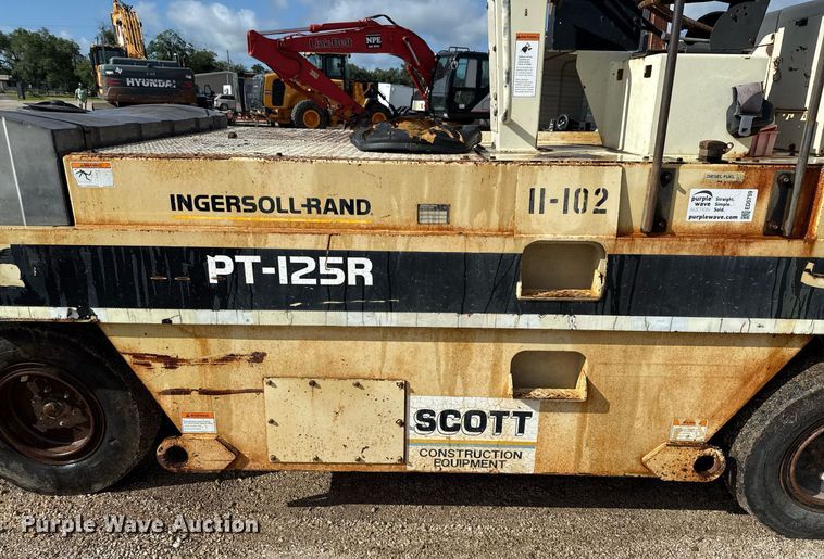 image for item ED5759 2000 Ingersoll-Rand PT-125R pneumatic roller