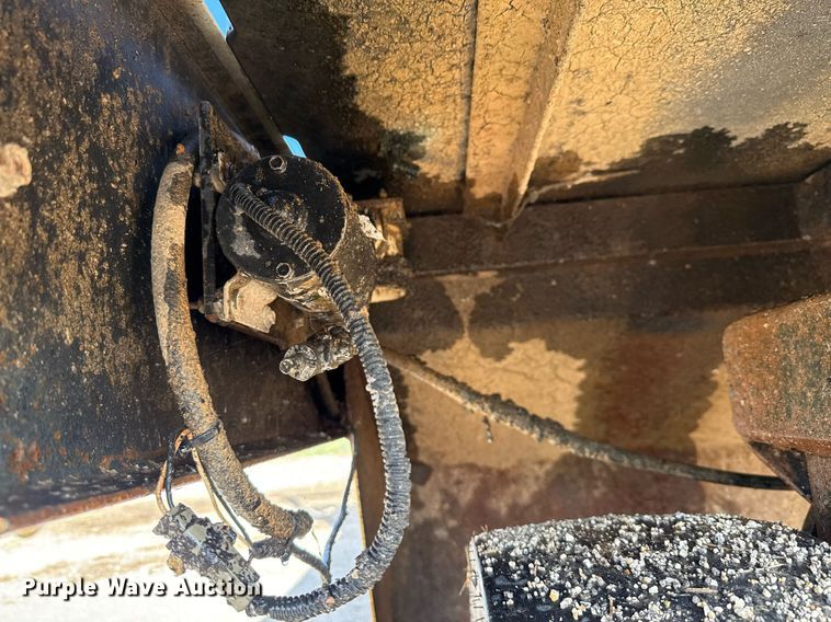 image for item ED5759 2000 Ingersoll-Rand PT-125R pneumatic roller