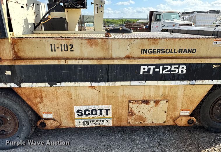 image for item ED5759 2000 Ingersoll-Rand PT-125R pneumatic roller