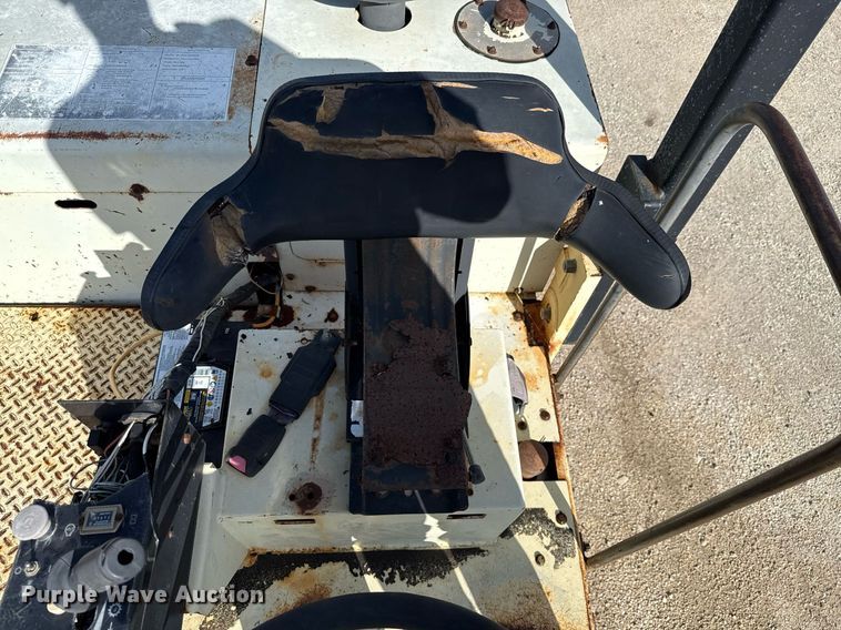 image for item ED5759 2000 Ingersoll-Rand PT-125R pneumatic roller