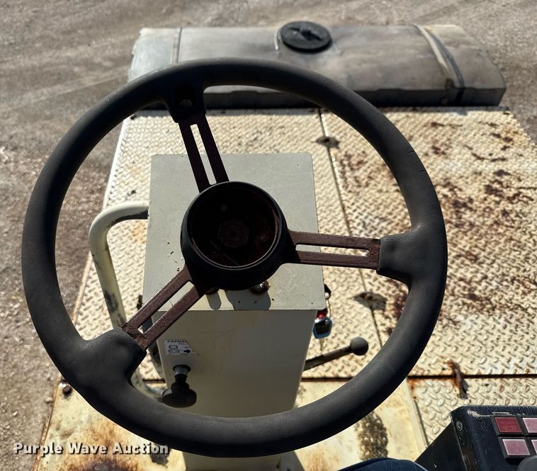 image for item ED5759 2000 Ingersoll-Rand PT-125R pneumatic roller