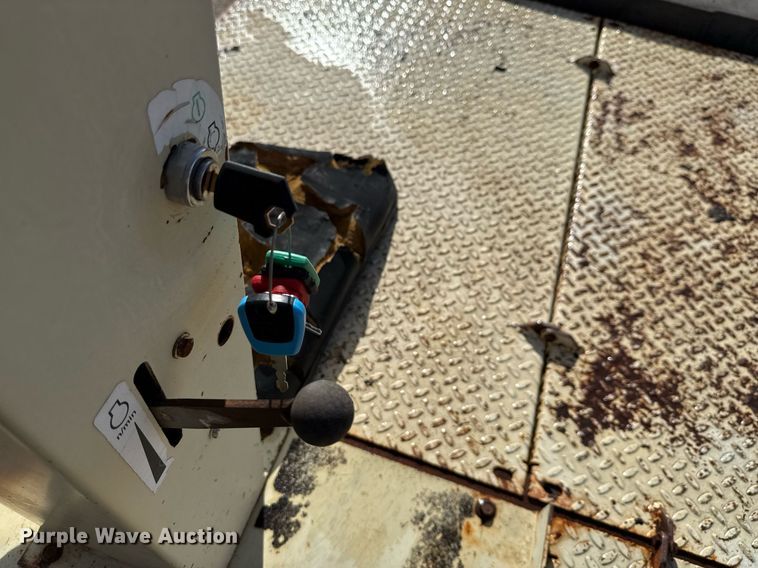 image for item ED5759 2000 Ingersoll-Rand PT-125R pneumatic roller