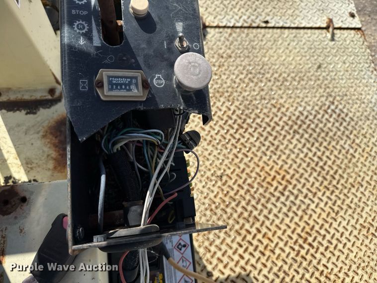 image for item ED5759 2000 Ingersoll-Rand PT-125R pneumatic roller