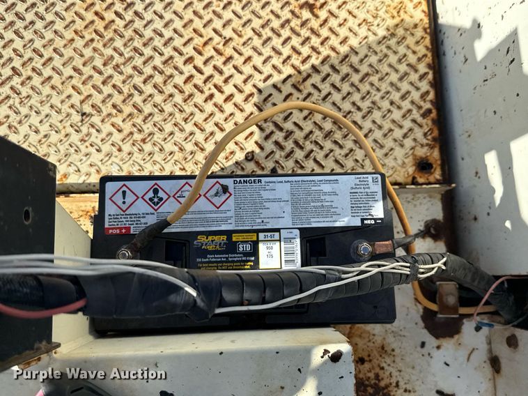 image for item ED5759 2000 Ingersoll-Rand PT-125R pneumatic roller