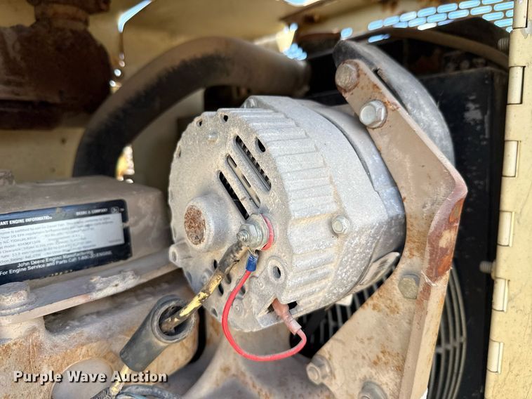 image for item ED5759 2000 Ingersoll-Rand PT-125R pneumatic roller